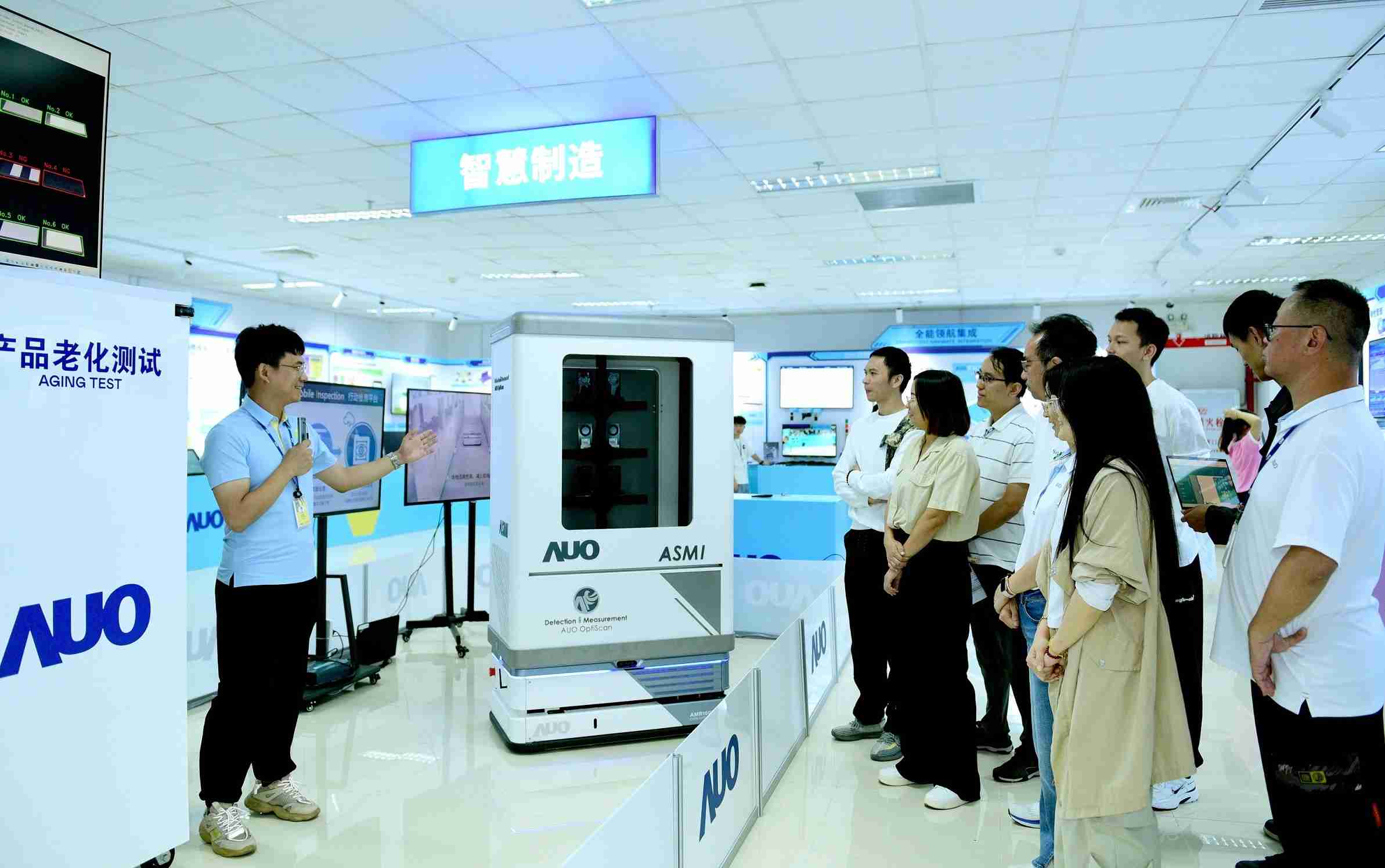 JDB电子厦门将5G+ABC技术串联生产管理全流程，，，，打通研发、、采购、、、生管、、、制程、、设备、、、质量等产品全生命周期制造流程，，，完成数字化设计、、智慧供应链、、、智能座舱、、、、全流程设备管理、、、数据驱动优化、、、智慧在线检测、、、智慧品管等自适应生产模式升级